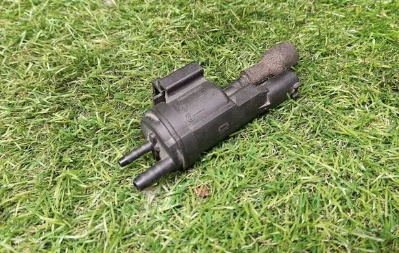 Vacuum valve