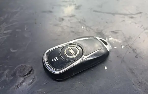 Opel Insignia A Ignition key/card 