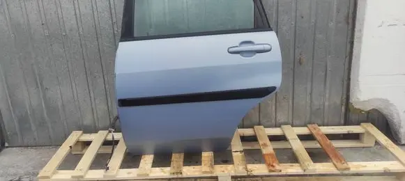 Suzuki Liana Rear door 