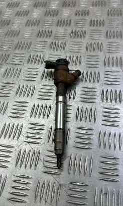 KIA Sportage Fuel injector 338002A610