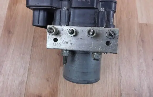 Mazda CX-3 ABS Pump D10J437A0C