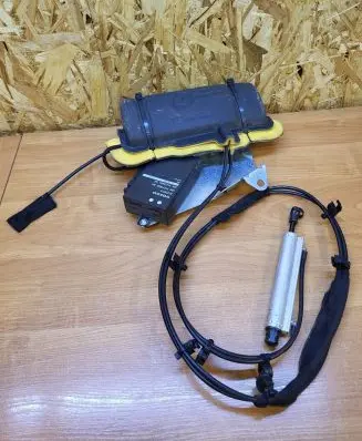 Volvo XC70 Tailgate hydraulic set 31218393 31217840AA 31218404AA