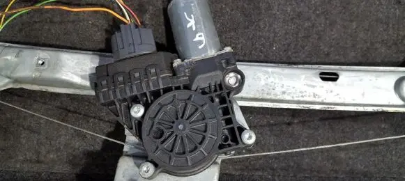 Jaguar X-Type Rear door window regulator motor 991135xxx 0130821949