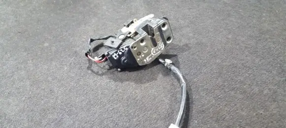Mazda 626 Rear door lock 7D17GR1