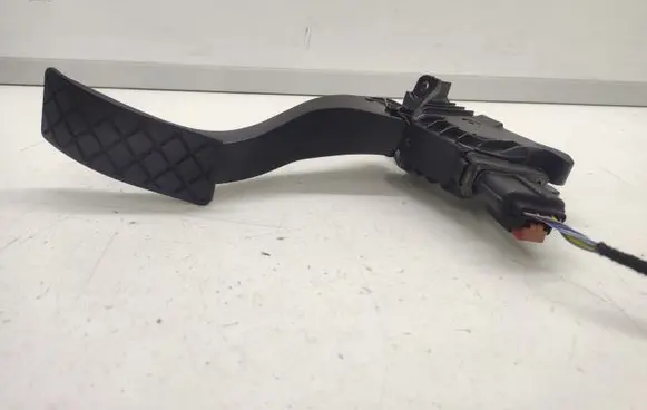 Volkswagen PASSAT B8 Accelerator throttle pedal 5Q1723503H