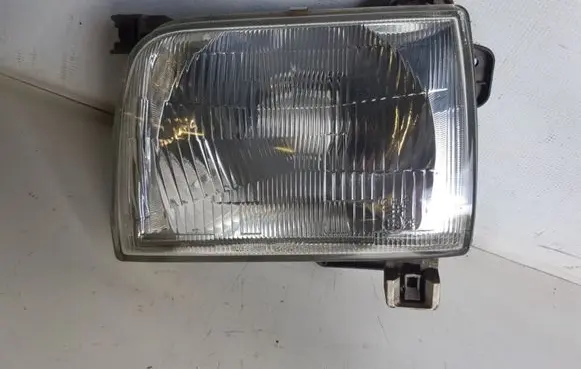 Nissan Navara D22 Headlight/headlamp 11024718