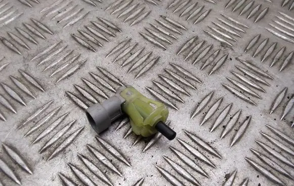 Renault Trafic II (X83) Brake pedal sensor switch