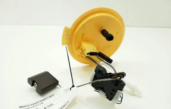 Mercedes-Benz CLS C218 X218 Fuel level sensor A2124700794