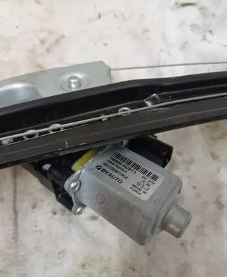 Buick Encore I Front door window regulator with motor 98830SUV11 001100821154