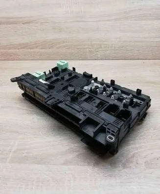 BMW 3 E46 Fuse module 6941211
