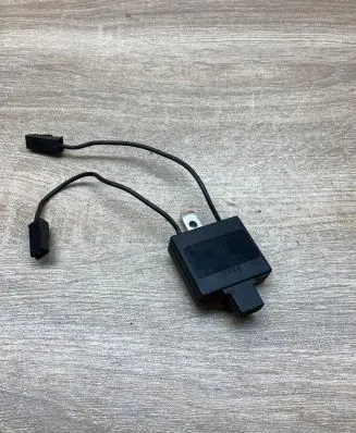 BMW 7 E32 Aerial antenna amplifier 1389533