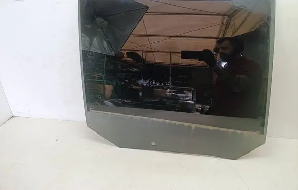 Ford Explorer V Rear door window glass