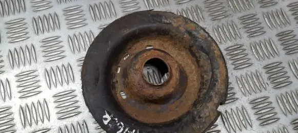 Chrysler Voyager Coil spring mount 