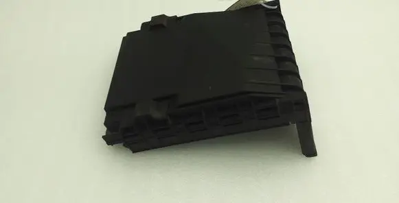 Volkswagen PASSAT B7 Fuse box cover 1K0937132F