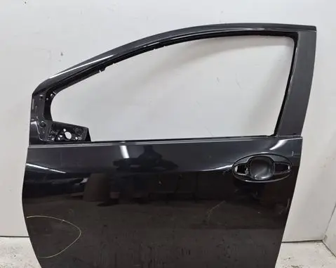 Toyota Yaris Front door 