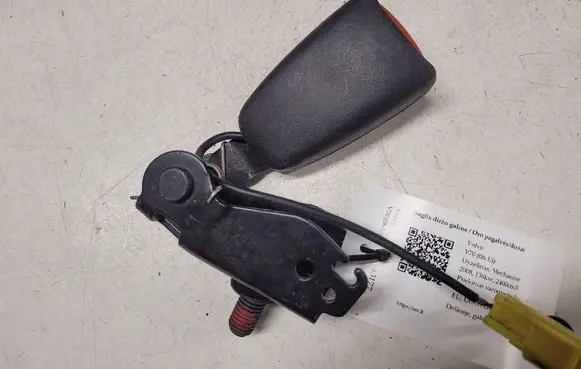 Volvo V70 Rear seatbelt buckle 30697036