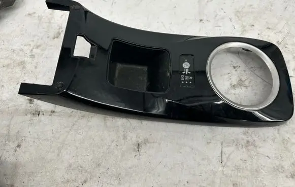 Nissan Leaf I (ZE0) Gear shifter surround trim plastic 969ZW3NL0A