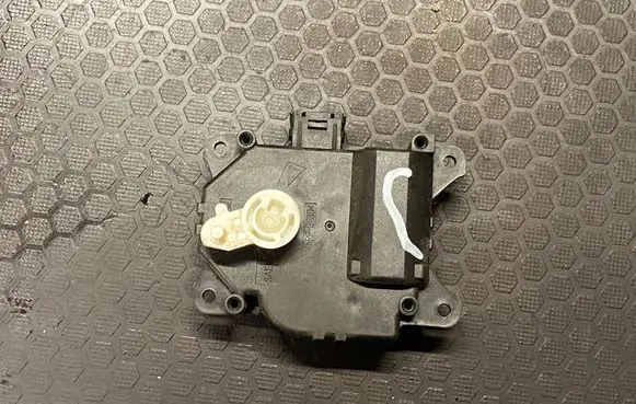 Mitsubishi Colt Air flap motor/actuator 1138002770 2J09