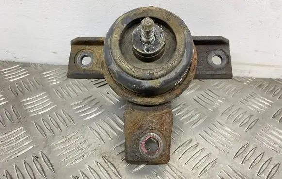 Hyundai Santa Fe Engine mount bracket