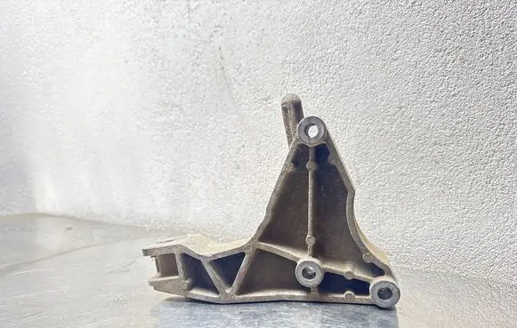 Opel Astra H Engine mounting bracket 13125625 2581