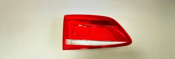 Tailgate rear/tail lights