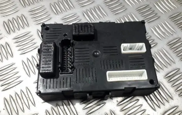 Nissan Note (E11) Comfort/convenience module 281192962b 28119296-2b