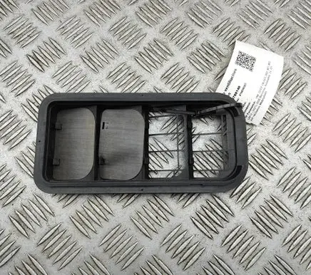 Volkswagen Golf VII Quarter panel pressure vent 7N0819465E