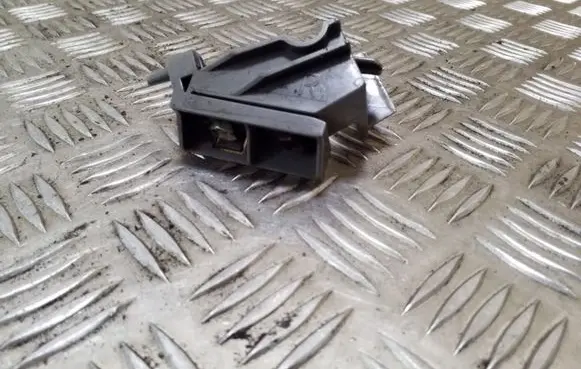 Toyota RAV 4 (XA20) Front bumper mounting bracket