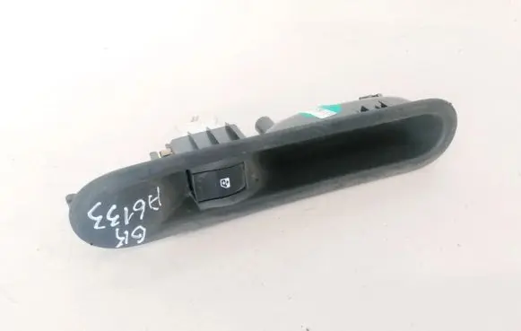 Renault Espace - Grand espace IV Electric window control switch 31144M