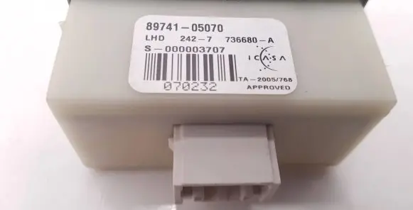 Toyota Avensis T250 Door control unit/module 8974105070 736680A 000003707