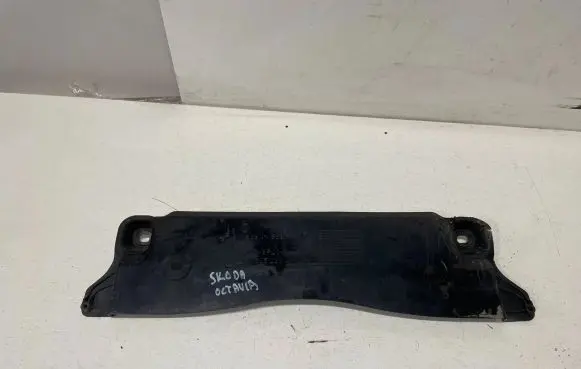 Skoda Octavia Mk3 (5E) Other under body part 5Q0825230J