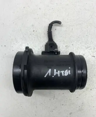 Volkswagen Touran I Mass air flow meter 059906461K