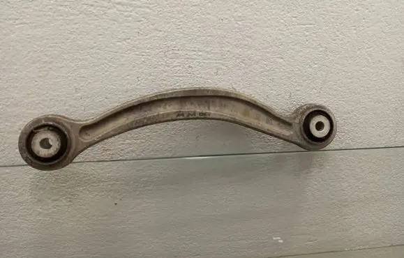 Rear control arm