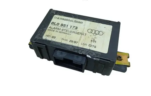 Audi A3 S3 8L Alarm control unit/module 8L0951173