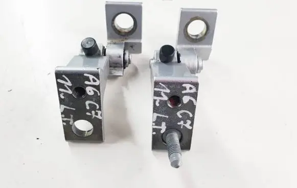 Rear door hinge set