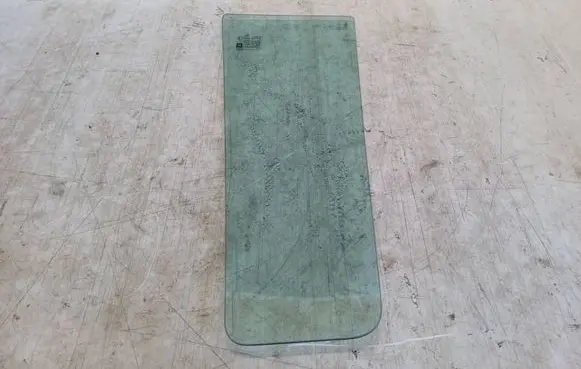 Opel Zafira B Rear vent window glass AS2M3236DOT682 E000199 43R001582