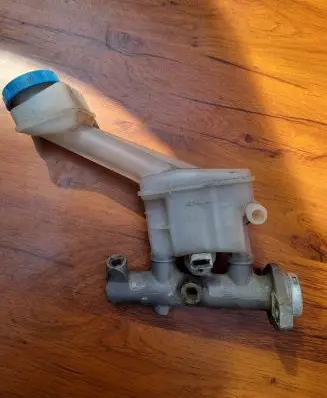 Nissan Primera Master brake cylinder 22486579