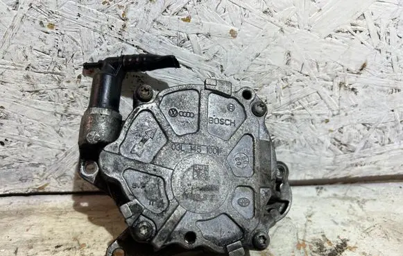 Skoda Octavia Mk2 (1Z) Vacuum pump 03L145100
