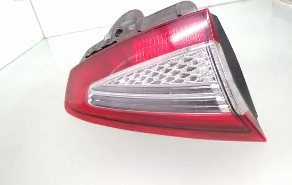 Tailgate rear/tail lights
