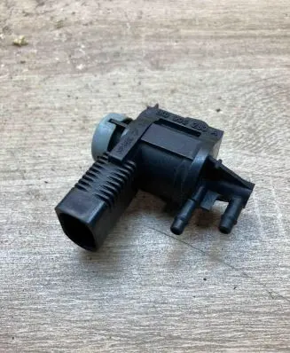 Volkswagen Golf VI Turbo solenoid valve 1K0906283A