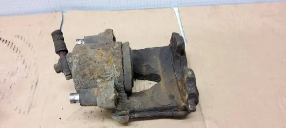 Skoda Octavia Mk2 (1Z) Front brake caliper 