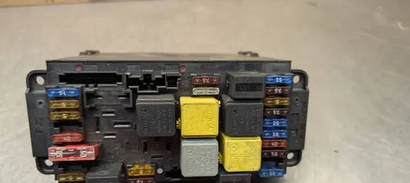 Mercedes-Benz C W203 Fuse box set 2095451301 5DK00848502