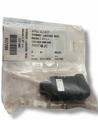 Mazda 3 I Headlight level height control switch BP4K666F0