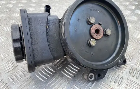 BMW 3 E46 Power steering pump 6756575 7692974519