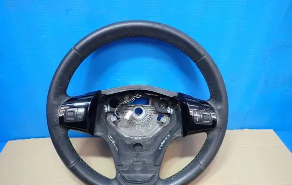 Opel Corsa D Steering wheel 13229631 CV250991