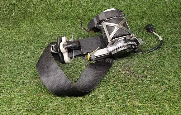 Ford Fiesta Front seatbelt D2BB54612D64