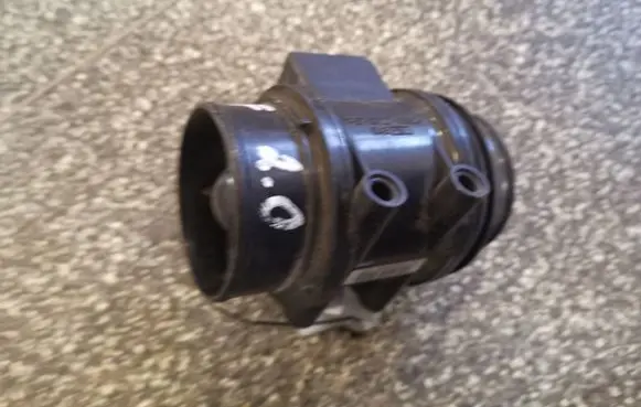 Mazda 323 Mass air flow meter 1974000031