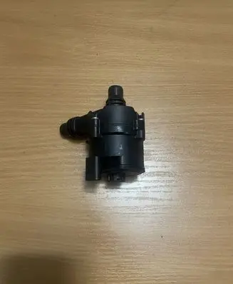 BMW X5 E70 Electric auxiliary coolant/water pump 7643949