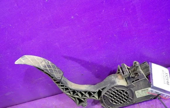 Skoda Roomster (5J) Accelerator throttle pedal 6Q1721503H