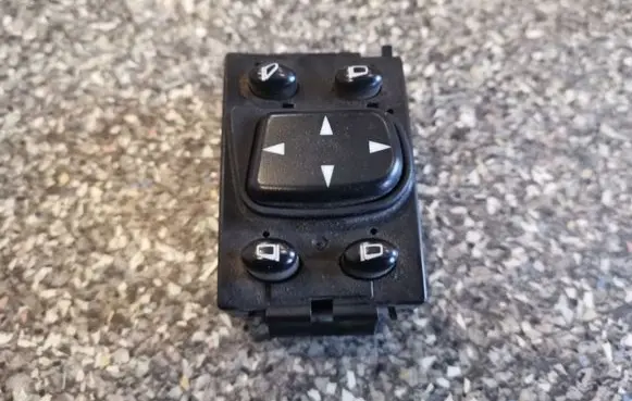 Mercedes-Benz S W220 Wing mirror switch 2208211551